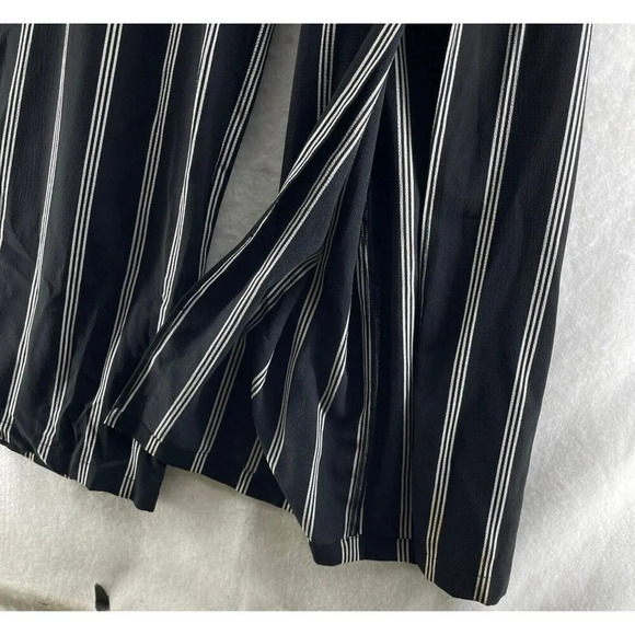 Monteau Jumpsuit Women's Sz M Black Striped V-Neck Wide-Leg Flutter Sleeve - Picture 10 of 14
